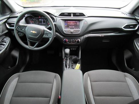 Used 2023 Chevrolet TrailBlazer LT image 12