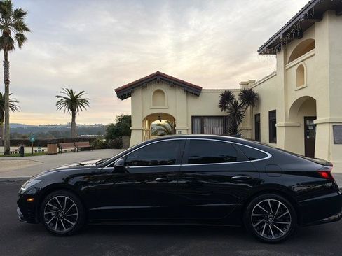 Used 2021 Hyundai Sonata Limited w/ Preferred Accessory Package FWD image 8
