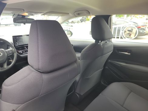 Used 2021 Toyota Corolla LE FWD image 13