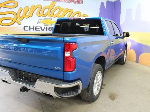 Used 2022 Chevrolet Silverado 1500 LTZ w/ Z71 Off-Road Package AWD/4WD image 8