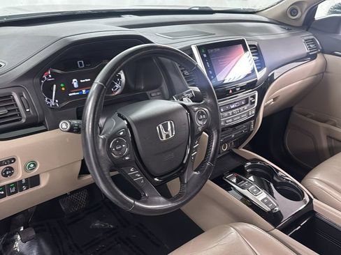 Used 2016 Honda Pilot Touring image 40