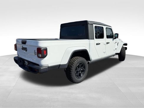 Used 2022 Jeep Gladiator Willys image 8