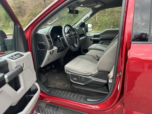 Used 2017 Ford F150 XLT w/ Equipment Group 302A Luxury AWD/4WD image 23