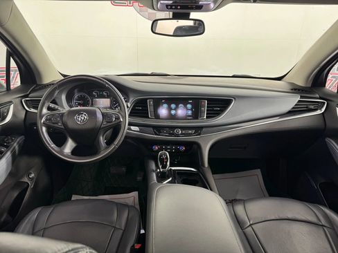 Used 2018 Buick Enclave Essence image 11