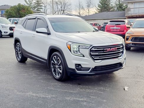 Used 2022 GMC Terrain SLT w/ Infotainment Package II image 9