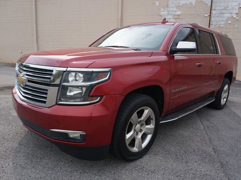 Used 2015 Chevrolet Suburban LTZ image 4