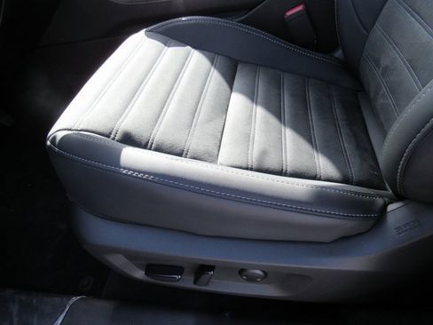 New 2025 Mitsubishi Outlander SE image 14