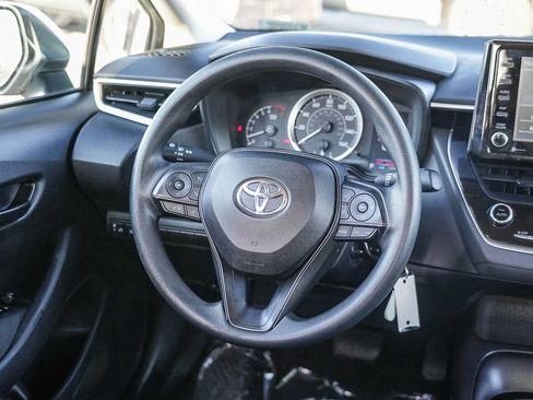 Used 2022 Toyota Corolla LE FWD image 15