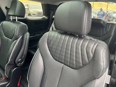Certified 2025 Hyundai Palisade Limited AWD/4WD image 22