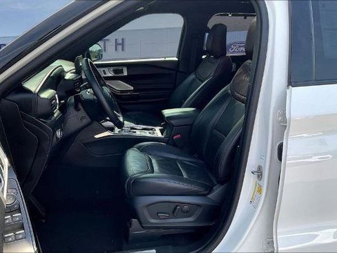 Certified 2022 Ford Explorer Platinum w/ Equipment Group 601A image 21
