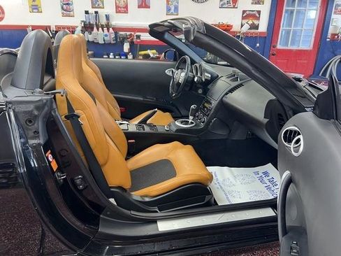 Used 2004 Nissan 350Z Touring image 9