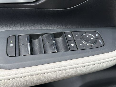 Used 2025 Toyota Grand Highlander FWD image 25