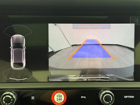 New 2025 Porsche Macan image 21