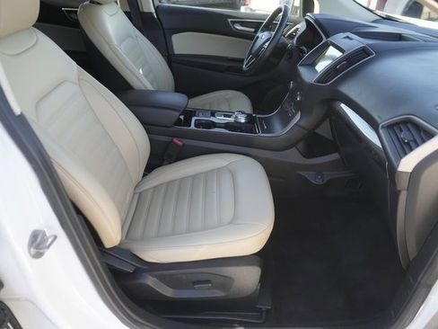 Used 2020 Ford Edge SEL image 18