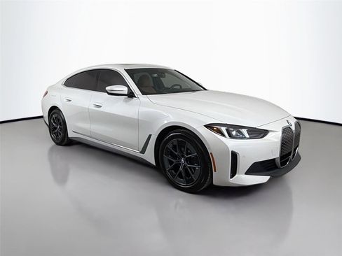 New 2026 BMW i4 eDrive40 w/ Premium Package RWD image 4