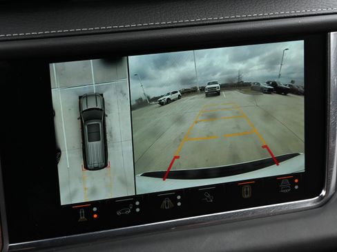 Used 2023 GMC Yukon Denali Ultimate image 16