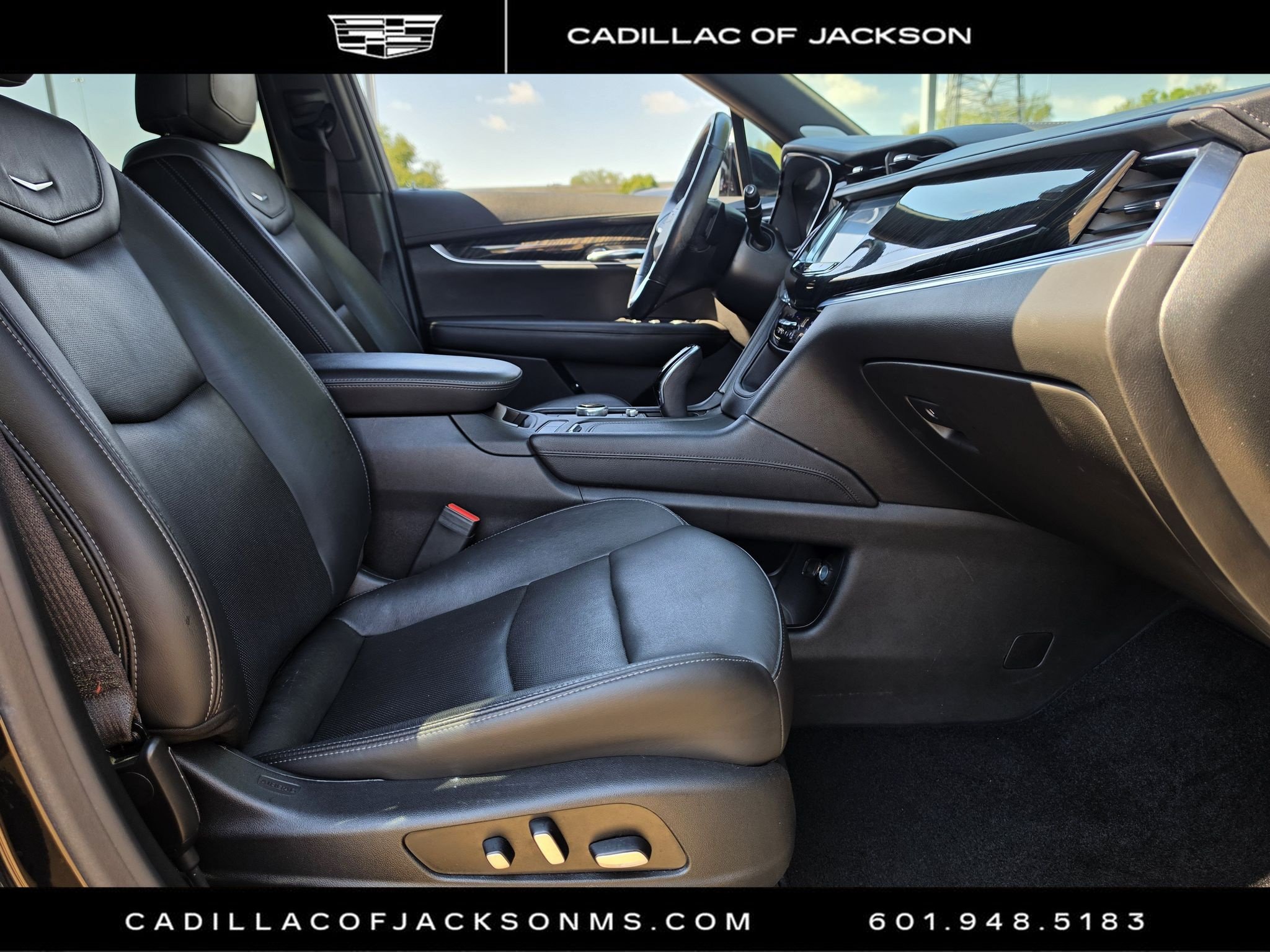 Used 2020 Cadillac XT6 Premium Luxury AWD/4WD image 30