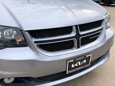 Used 2019 Dodge Grand Caravan GT image 32