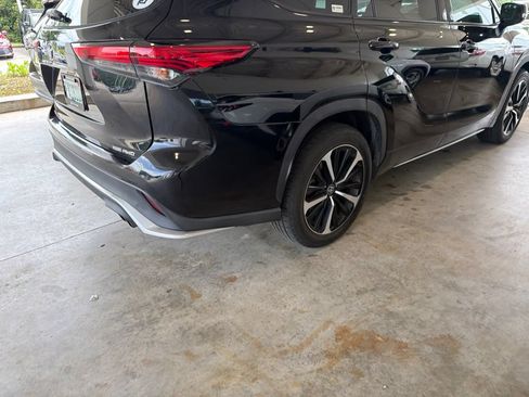 Used 2021 Toyota Highlander XSE AWD/4WD image 3