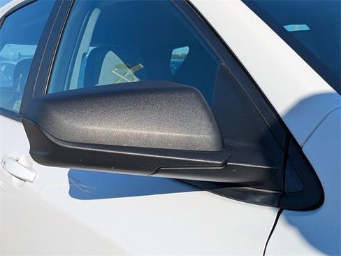 Used 2023 Chevrolet Equinox LS image 10