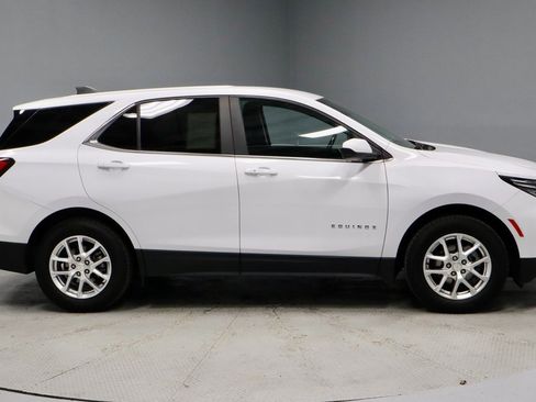 Used 2022 Chevrolet Equinox LT w/ Driver Convenience Package image 13