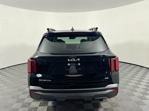 Certified 2025 Kia Sorento SX image 4