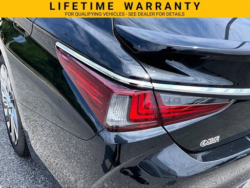 Used 2024 Lexus ES 300h Ultra Luxury w/ Accessory Package (Z2) FWD image 33