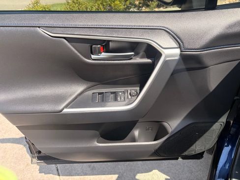 Used 2019 Toyota RAV4 XSE w/ XSE Weather Package AWD/4WD image 11