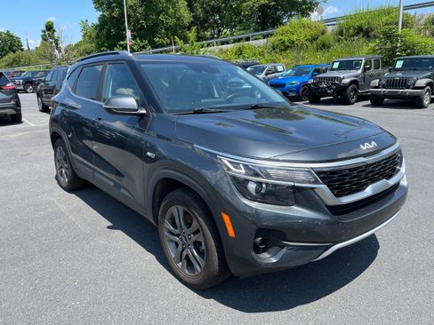 Used 2023 Kia Seltos S AWD/4WD image 4