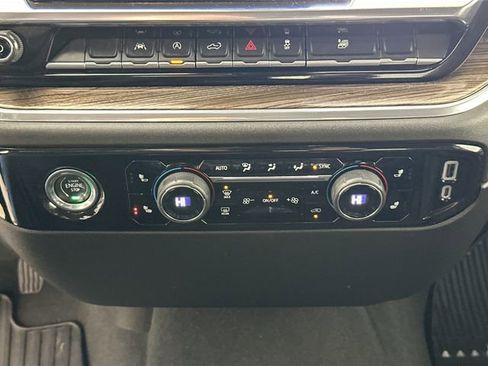 Used 2024 Chevrolet Silverado 1500 LT image 13