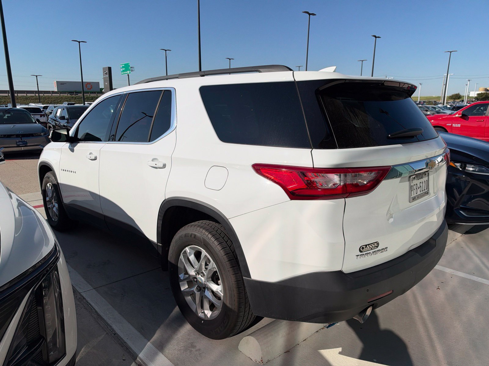 Used 2020 Chevrolet Traverse LT FWD image 10