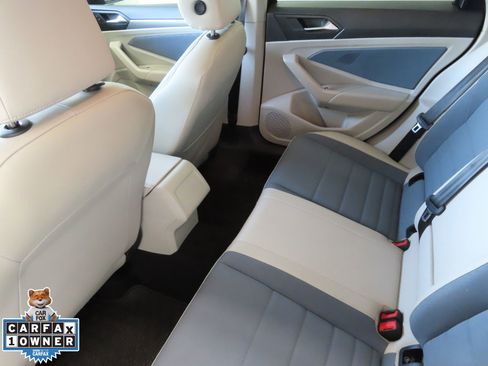 Used 2025 Volkswagen Jetta SE image 23