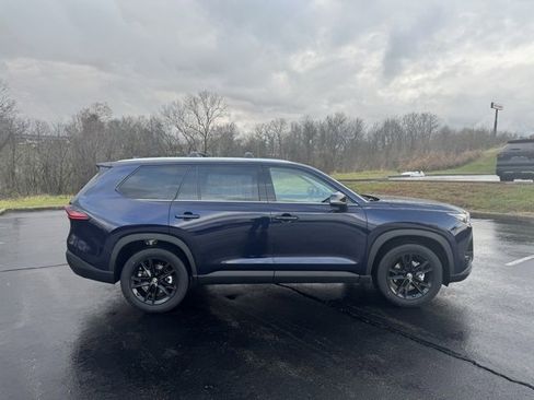 New 2026 Toyota Grand Highlander Platinum image 2