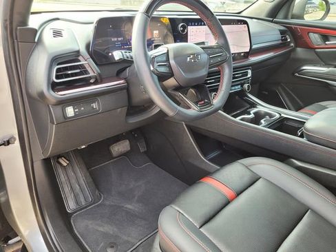 Used 2024 Chevrolet Traverse RS image 18