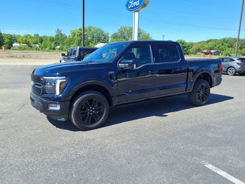 Used 2024 Ford F150 Platinum image 9
