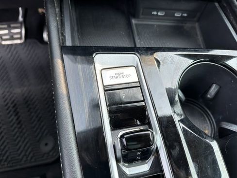 Used 2024 Volkswagen Atlas SEL Premium R-Line image 25