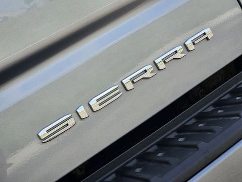 Used 2024 GMC Sierra 1500 Denali Ultimate AWD/4WD image 11