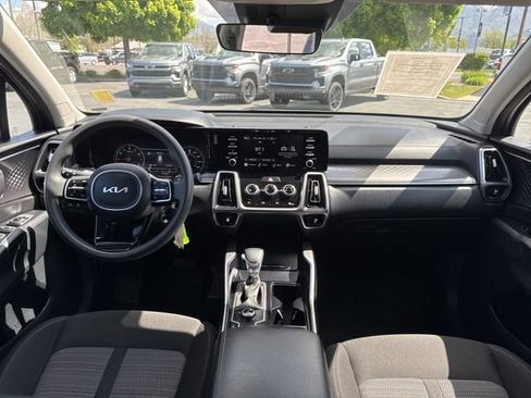 Used 2023 Kia Sorento LX AWD/4WD image 12