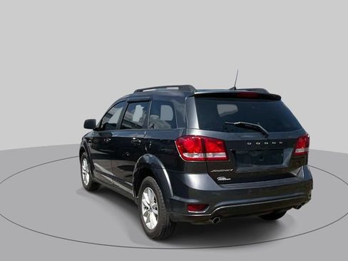 Used 2018 Dodge Journey SXT w/ Connectivity Group FWD image 4
