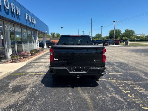 Used 2025 Chevrolet Silverado 1500 Custom w/ Turbomax Blackout Package AWD/4WD image 4