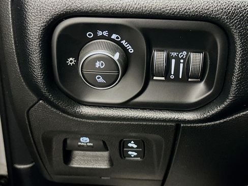 Used 2021 RAM 1500 Laramie AWD/4WD image 17