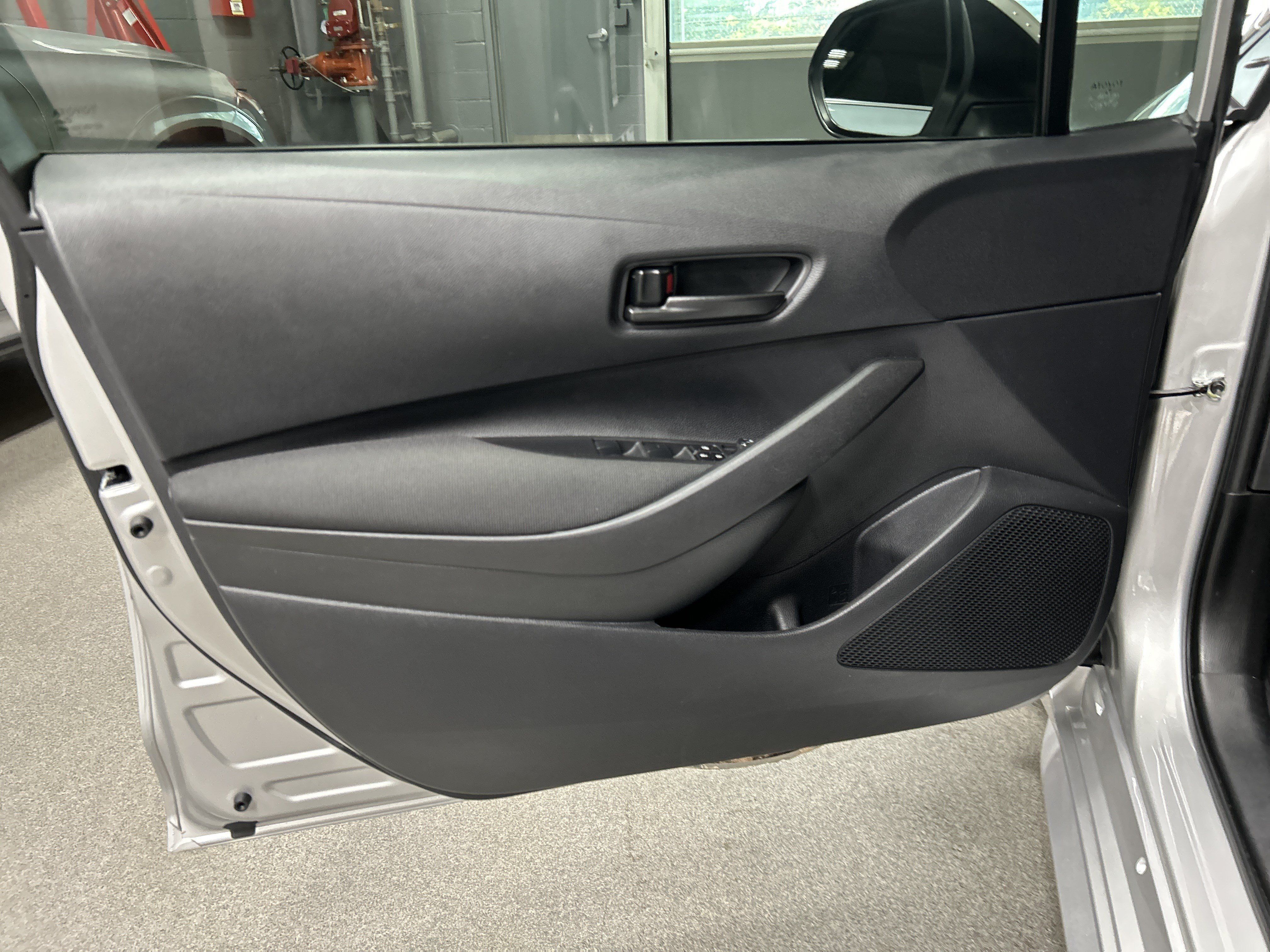 Used 2025 Toyota Corolla LE FWD image 14