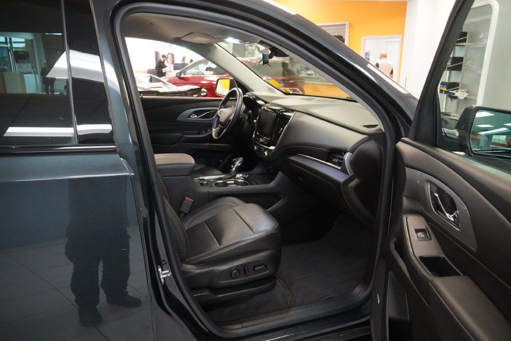 Used 2021 Chevrolet Traverse RS AWD/4WD image 28