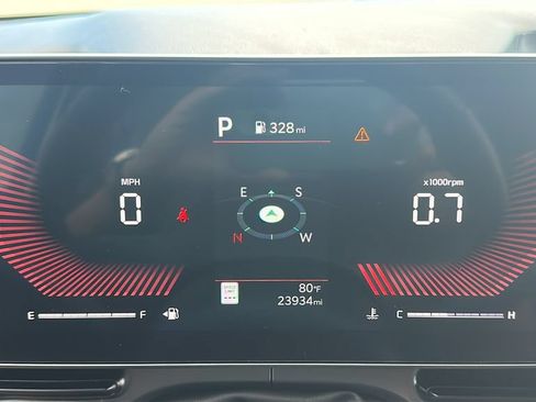 Used 2026 Kia Carnival FWD image 2