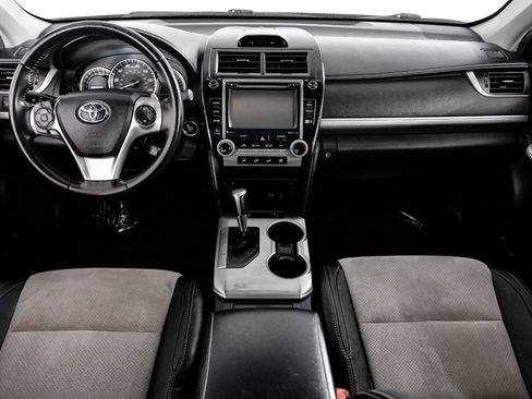 Used 2014 Toyota Camry SE w/ Leather Package image 11