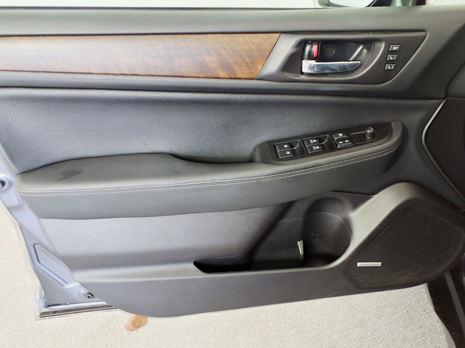 Used 2017 Subaru Outback 2.5i Limited AWD/4WD image 16