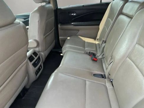 Used 2016 Honda Pilot Touring image 10