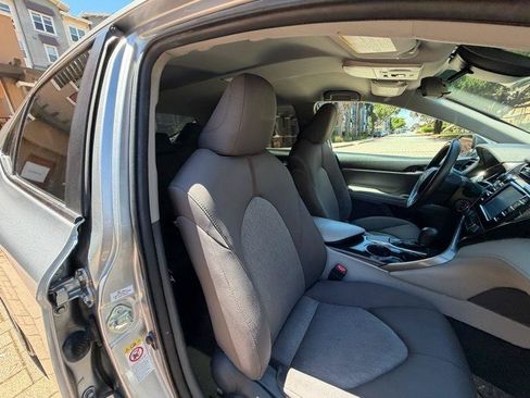 Used 2019 Toyota Camry LE w/ Carpet Mat Package FWD image 91