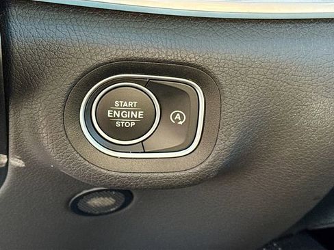 Used 2025 Mercedes-Benz GLS 450 4MATIC image 39