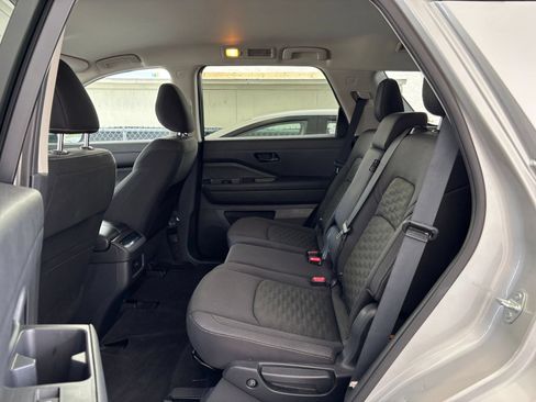 Used 2025 Nissan Pathfinder SV FWD image 27